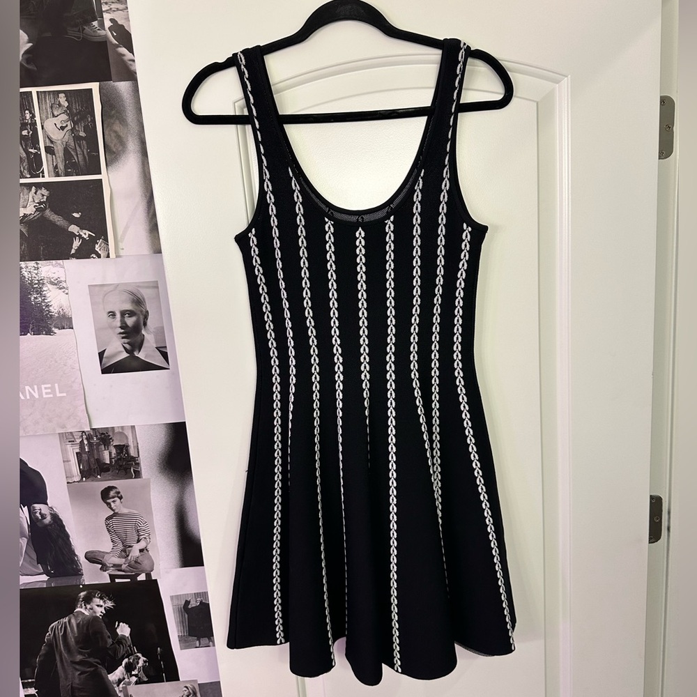 SIZE M - Bebe Pleated Sleeveless Mini Dresss